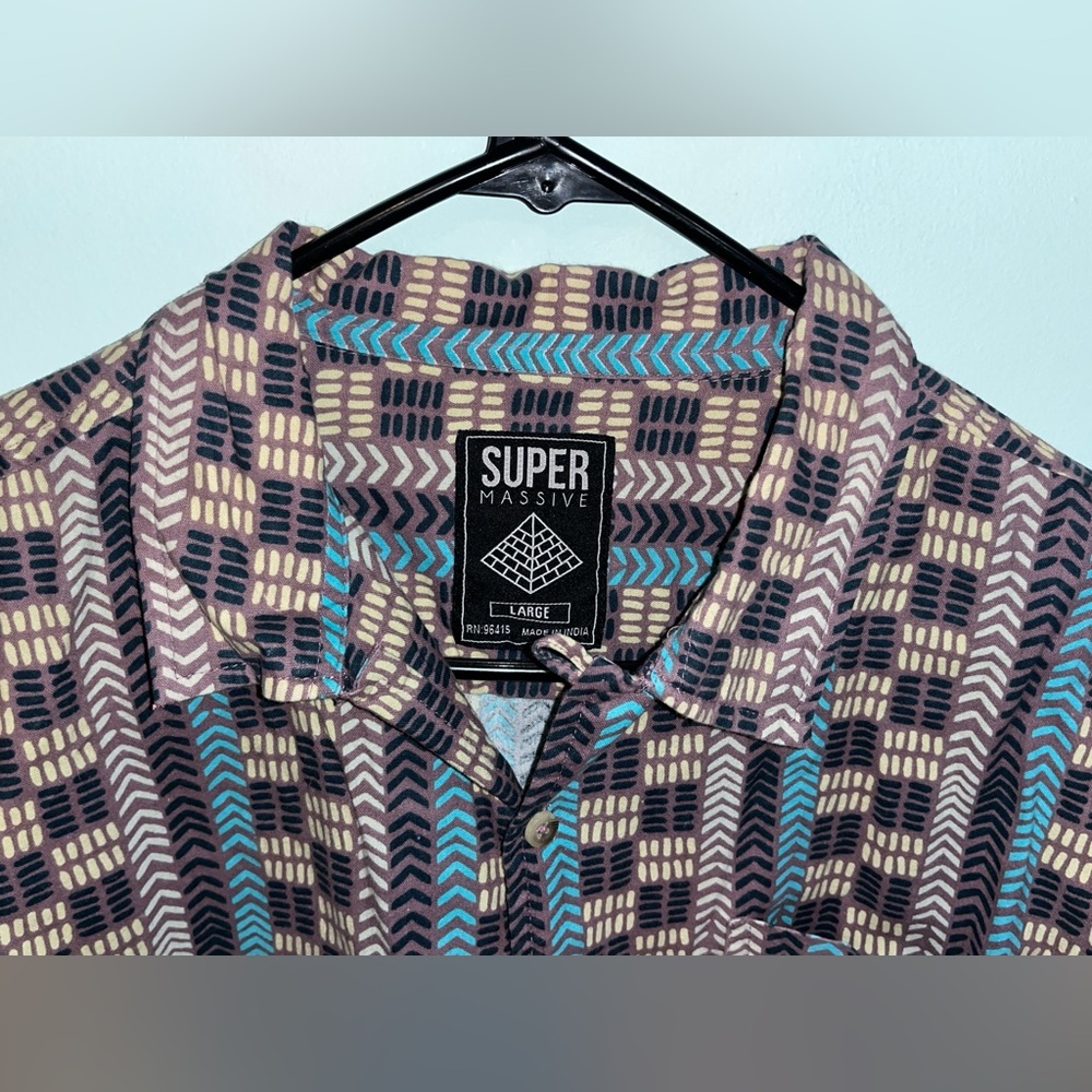 Super Massive Designer Button Down Long Sleeve Sh… - image 3